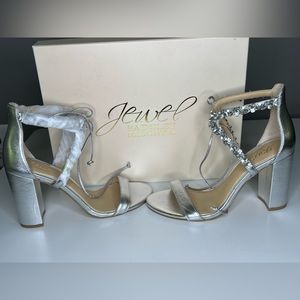 Brand New Jewel Badgley Mischka Thamar Embellished Sandal